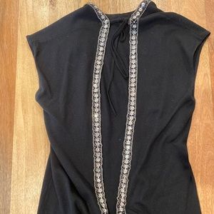 Back V beaded sweater tee